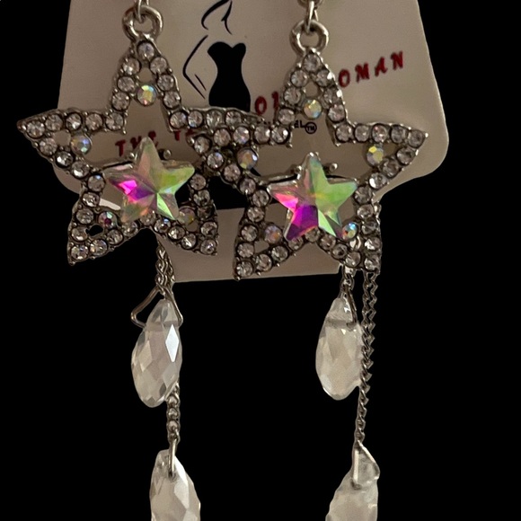GORGEOUS IRIDESCENT CRYSTAL EMBELLISHED STAR FRONT/BACK EARRINGS - Picture 10 of 11